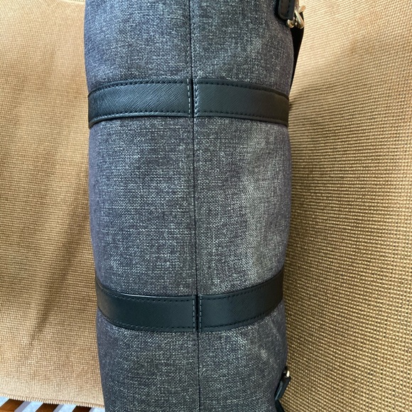 Henri Bendel Lrg JetSetter Bag Blk/Gray - Picture 9 of 11